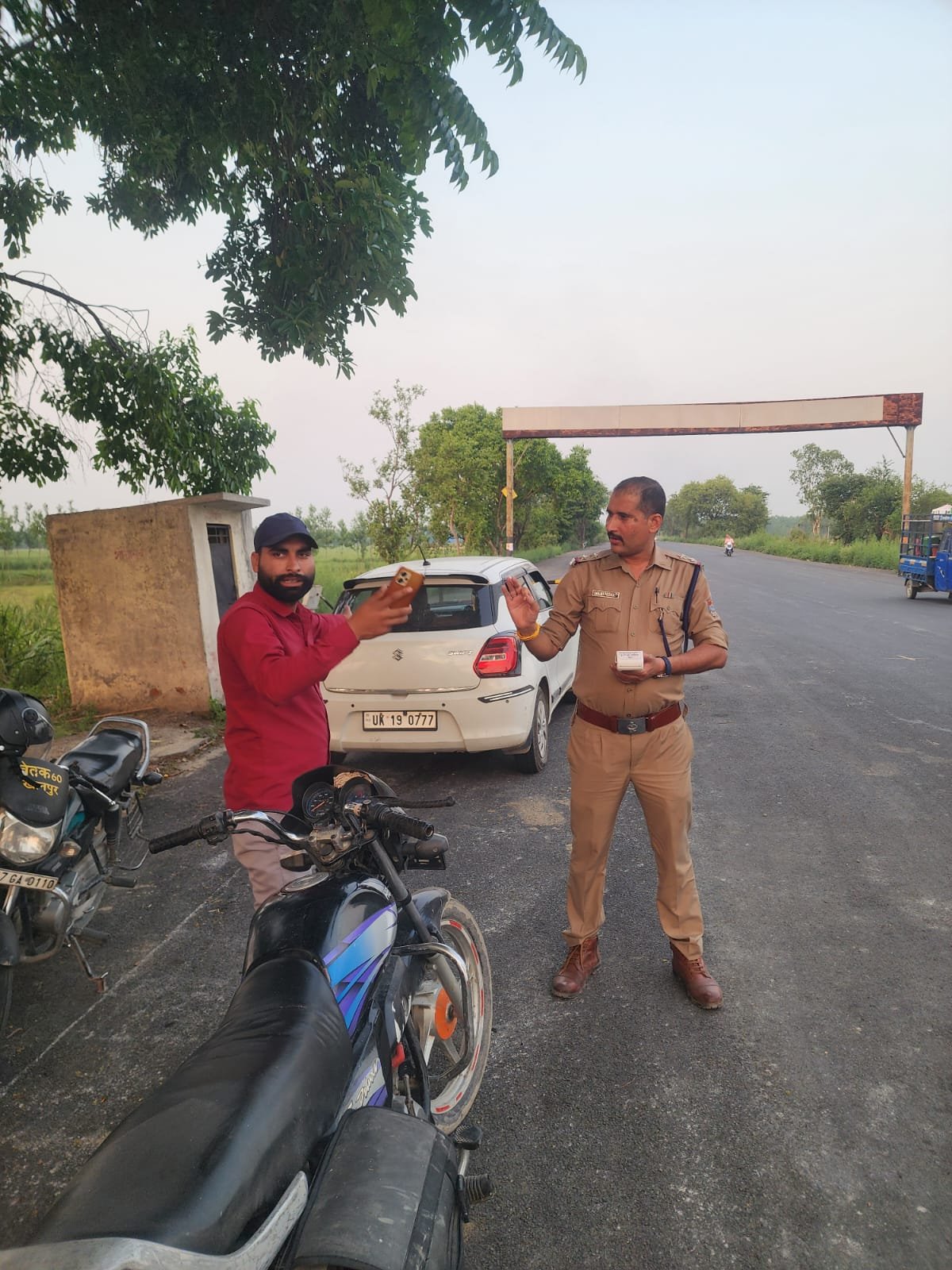 1778342029_177_SSP-हरिद्वार-नवनीत-सिंह-के-निर्देश-पर-सांयकालीन-चैकिंग-अभियान.jpeg